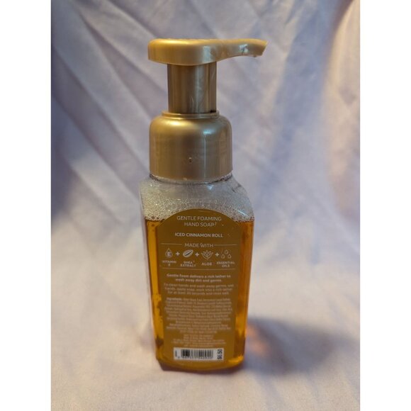 Bath & Body Works Gentle Foaming Hand Soap Iced Cinnamon Roll 8.75 Oz - Picture 2 of 2